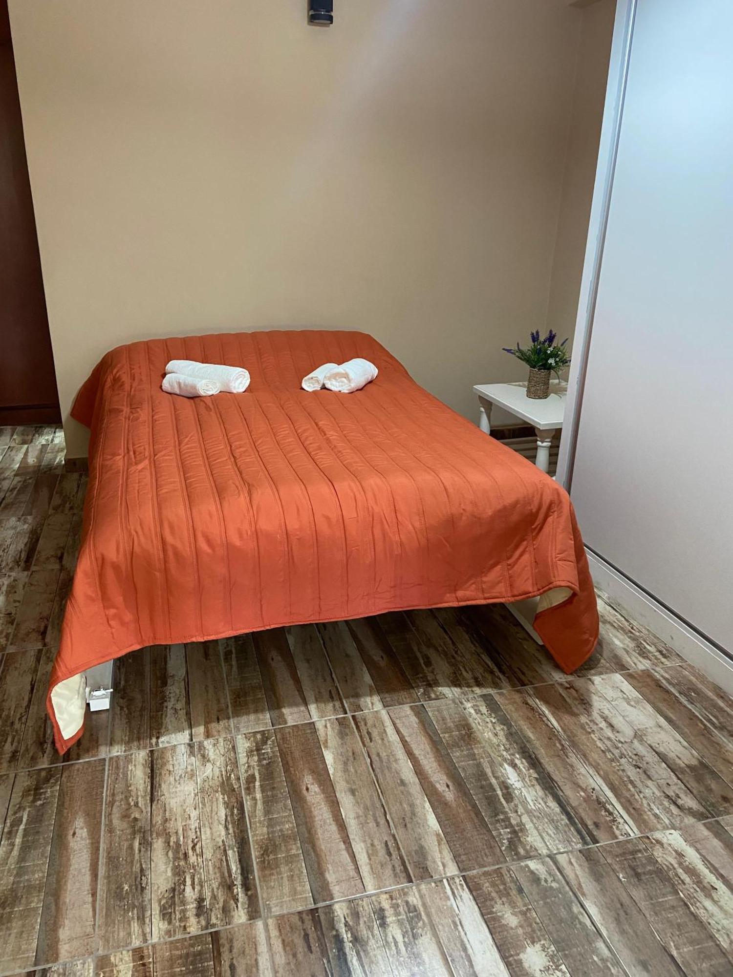 Departamento De Categoria En Country Club Con Amenities En Pilar